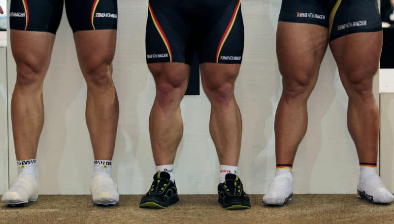 Otot kaki yang besar pesepeda sprinter