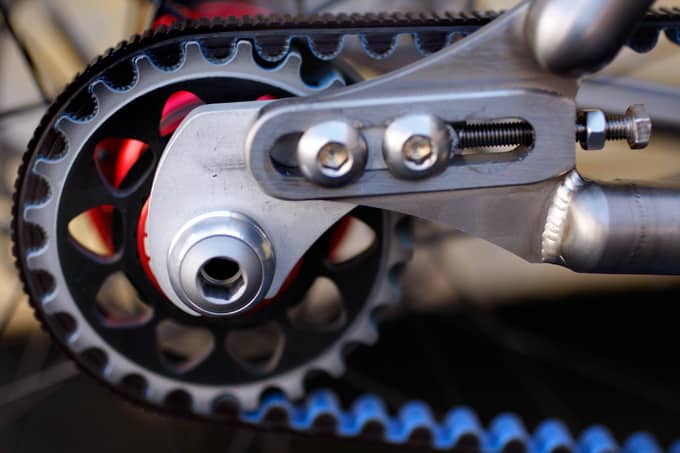 Drive belt untuk sepeda yang lebih senyap dan bersih